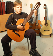 postureshon למה חשוב להשקיע בגיטרה הראשונה של הילד או הנגן המתחיל