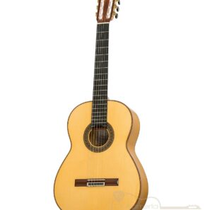 Carrillo Passion Blanca Flamenco Guitar